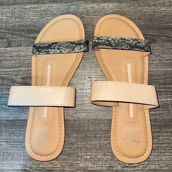 new directions Shoes - New Directions Catie Sandals Size 7.5